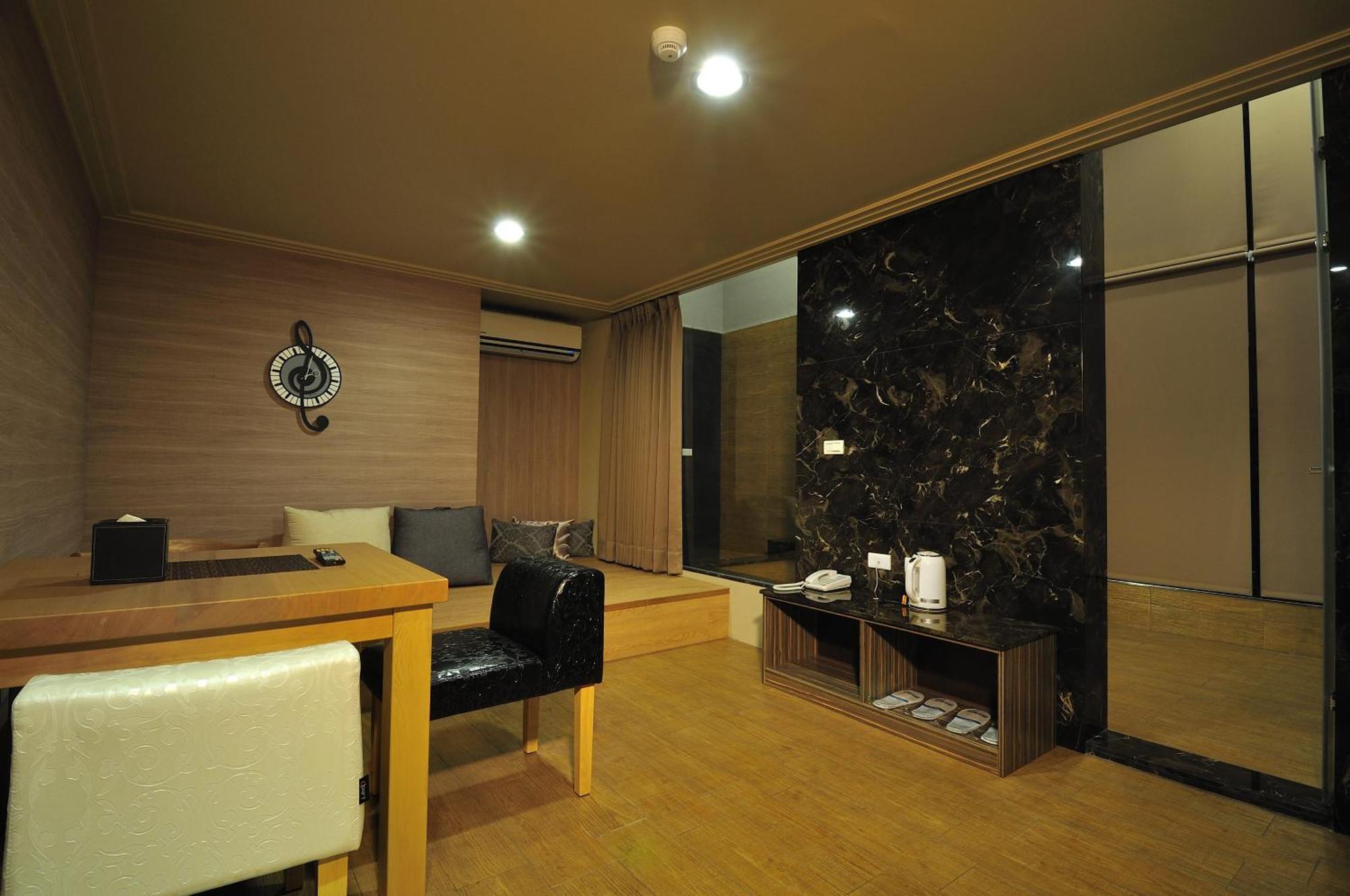 58˚ Hotspring Hotel Jiaoxi Værelse billede